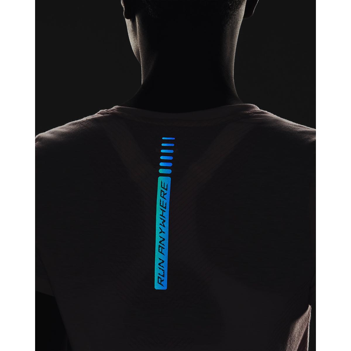 Дамска тениска UA Run Anywhere Breeze *